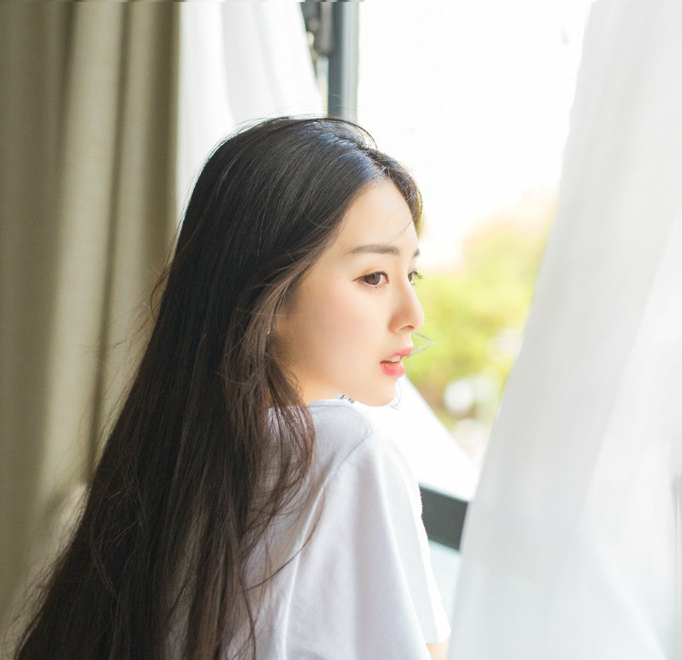 怜悯你的人不是朋友，帮助你的人才可能是朋友。